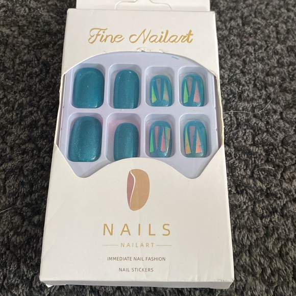 Manicure in minutes! Press on nails! Do it yourself 24 pc sets. - Picture 4 of 6